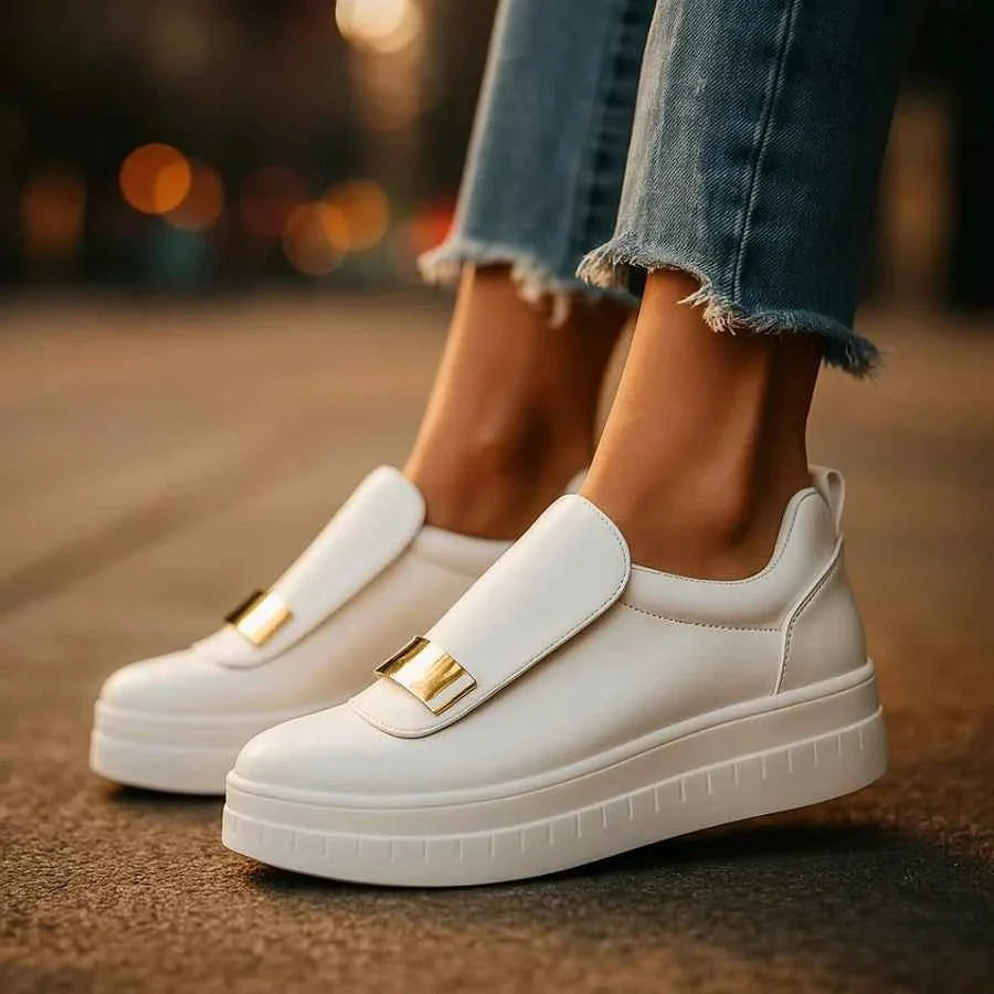 Plateaul loafers voor dames - instapschoenen met chunky zool en gespdetail voor nette casual alledaagse looks
