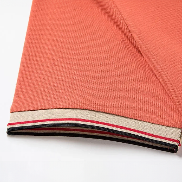 Pánské polo tričko s kontrastním límcem v elegantním smart casual stylu