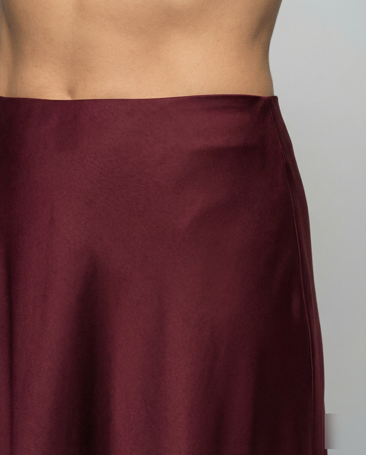 Satijnen maxi-rok voor dames met zwierig uitlopende zoom - elegante slipstijl voor overdag en 's avonds
