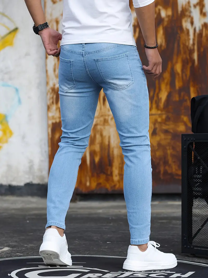 Jean slim épuré pour homme – Pantalon en denim à la silhouette affinée, jambes fuselées et style quotidien minimaliste