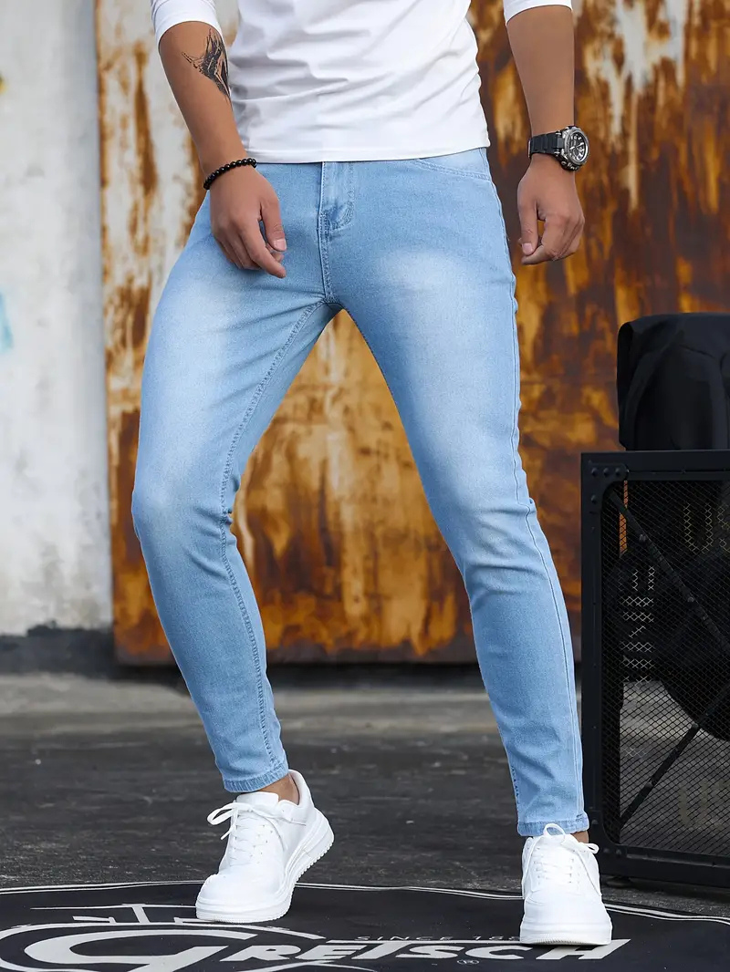 Jean slim épuré pour homme – Pantalon en denim à la silhouette affinée, jambes fuselées et style quotidien minimaliste