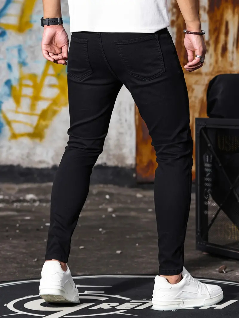 Jean slim épuré pour homme – Pantalon en denim à la silhouette affinée, jambes fuselées et style quotidien minimaliste
