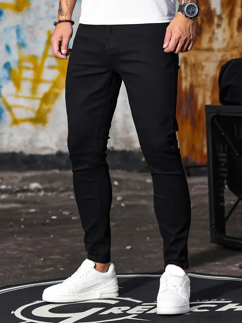 Jean slim épuré pour homme – Pantalon en denim à la silhouette affinée, jambes fuselées et style quotidien minimaliste