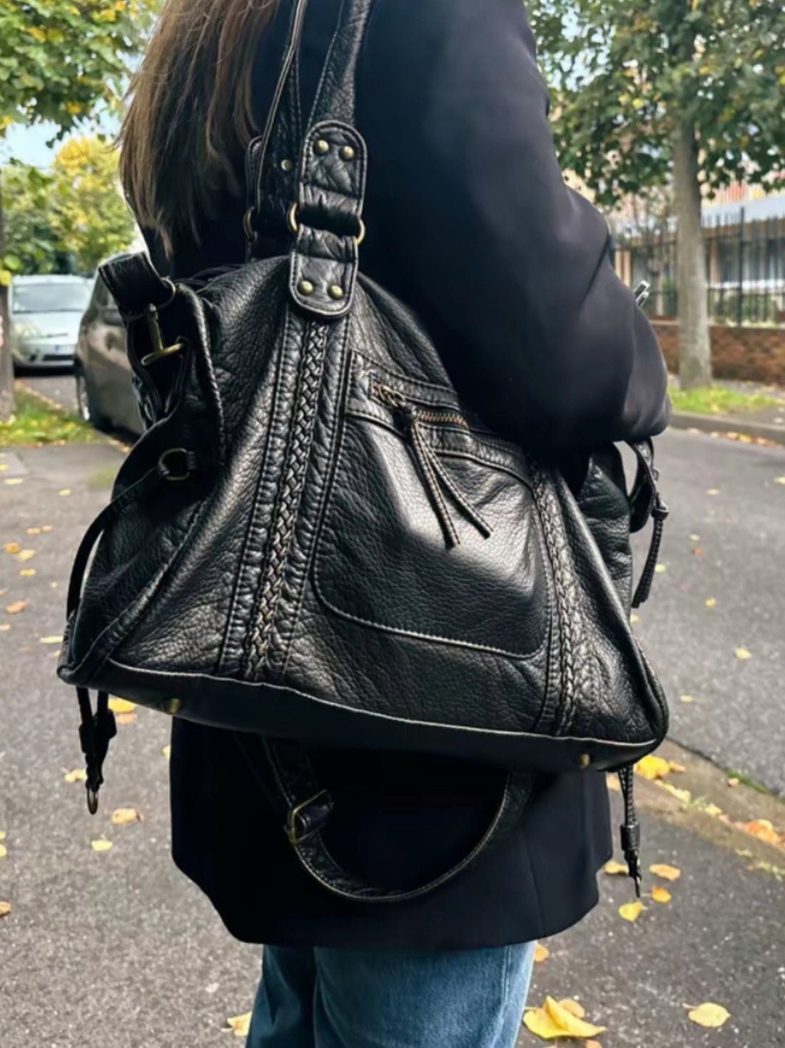 Women’s Textured Shoulder Handbag – Multi-Pocket Carry Bag with Adjustable Strap for Everyday Wear