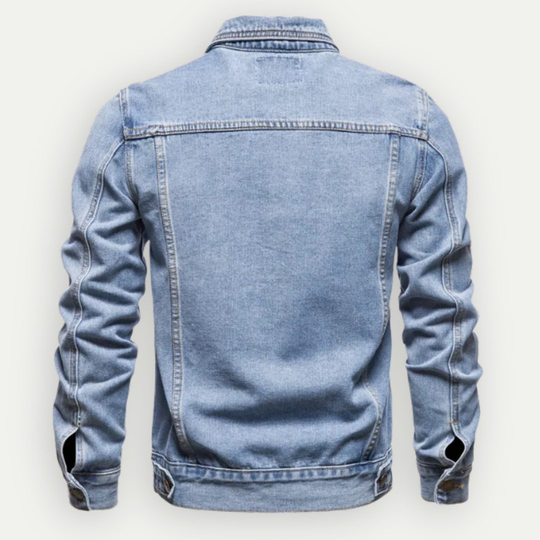 Giacca classica in denim da uomo - modello trucker con bottoni sul davanti e tasche applicate con patta sul petto, per un look casual di tutti i giorni