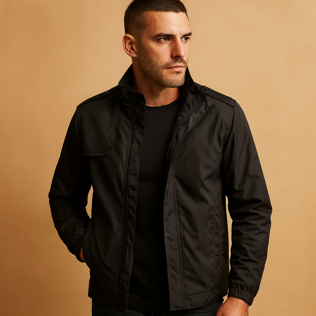 Jachetă bărbătească ușoară de vară, cu guler ridicat – model modern scurt, cu fermoar și buzunare practice, pentru ținute smart-casual în oraș, la birou, în călătorii și în viața de zi cu zi