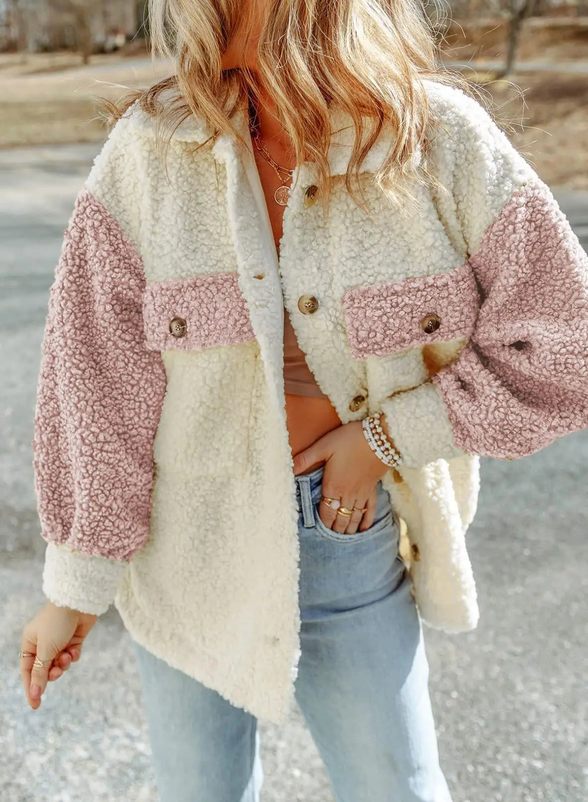 Women’s Oversized Teddy Fleece Shacket – Colour-Block Button-Up Jacket with Chest Pockets for Cosy Winter Casual Layering
