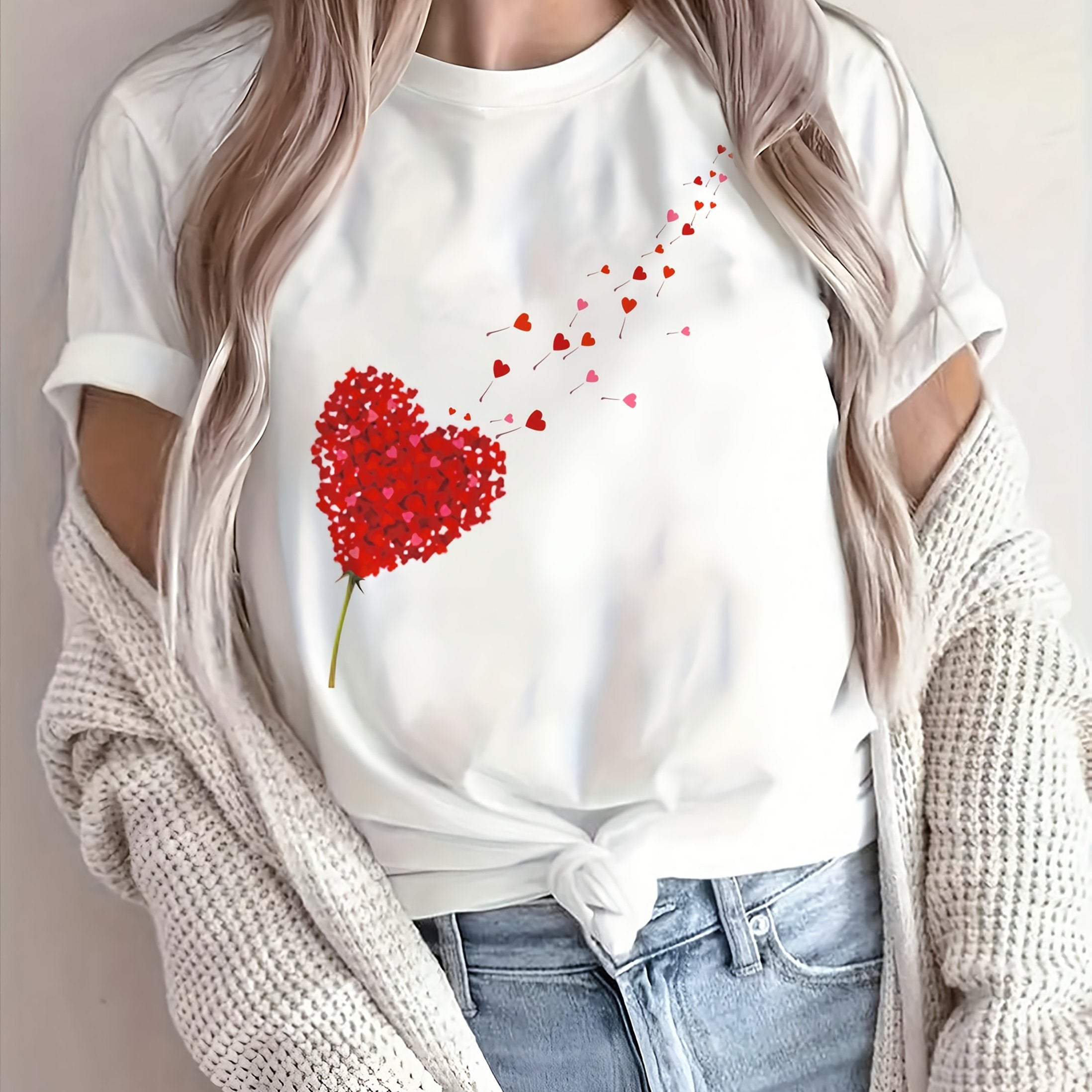 T-shirt da donna con stampa carina a cuori e fiori, scollo rotondo, morbido misto cotone e stile romantico casual per tutti i giorni