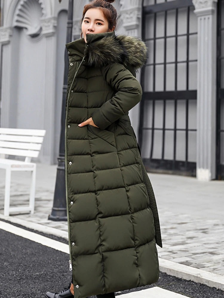 Women’s Fur-Trimmed Long Puffer Winter Coat – Warm Hooded Quilted Layer for Everyday City Wear Winter Travel Outdoor Walks and Elegant Cold-Weather Styling