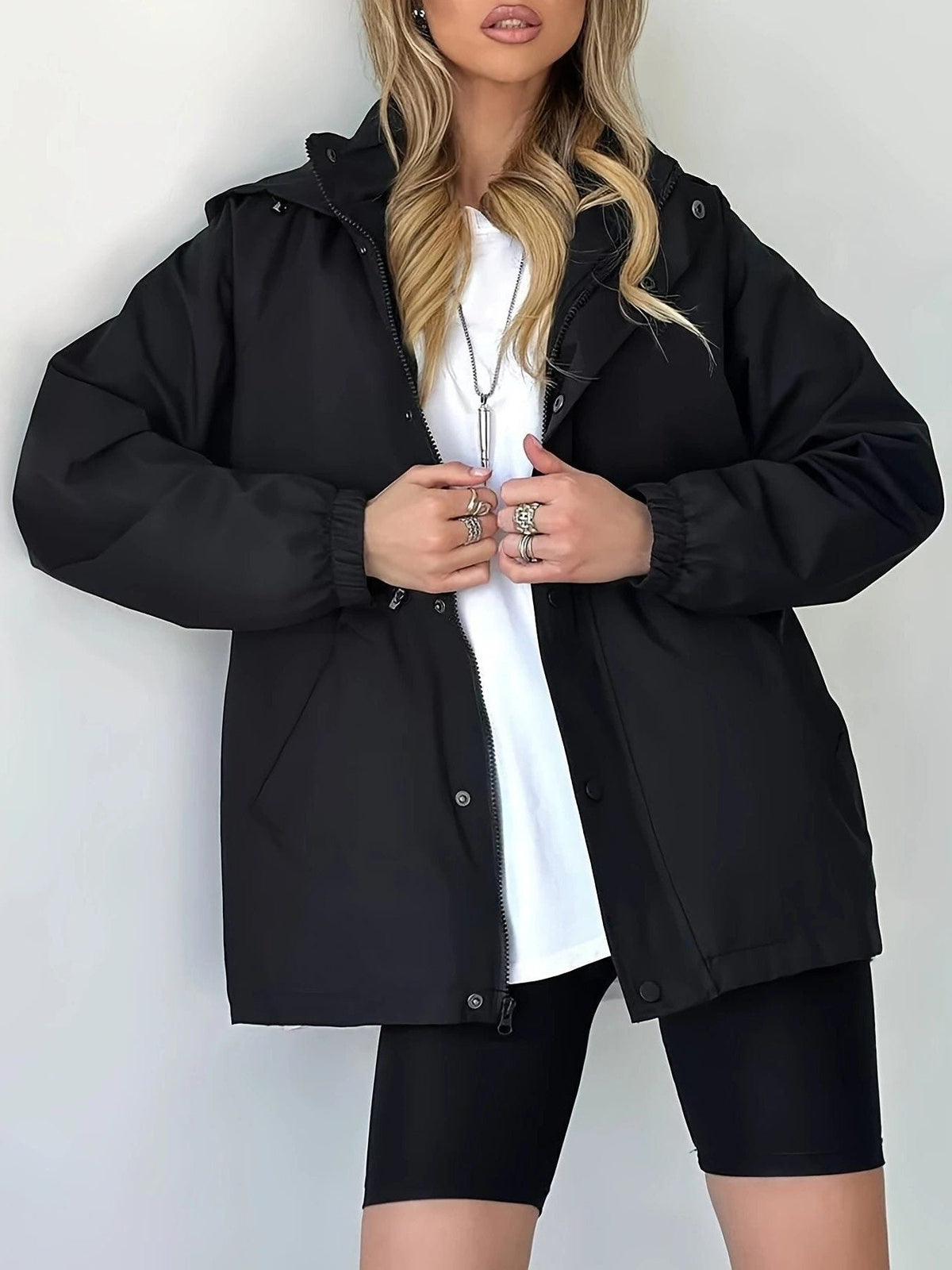 Damen-wasserdichte Regenjacke mit Kapuze – Parka mit verstellbarer Taille, Druckknopfverschluss und Seitentaschen